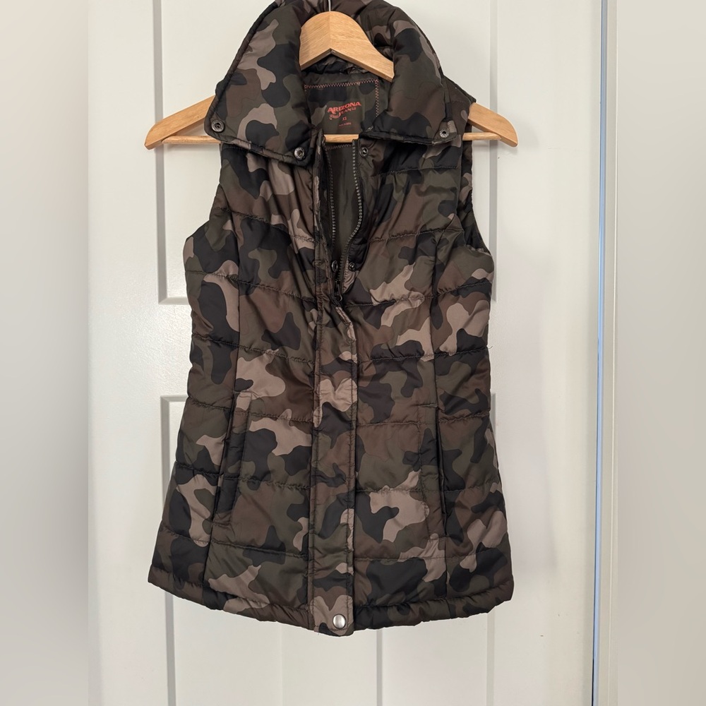 Arizona Jeans Co XS women’s puffer vest camouflage